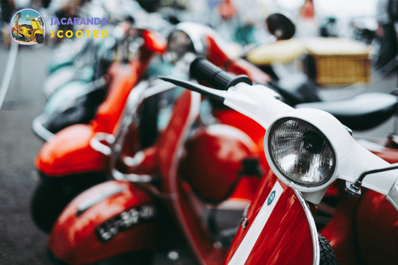Scooters modernes alignés devant l'agence